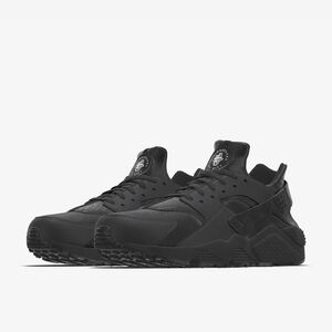 Nike Men’s Black Air Huarache Size 9
